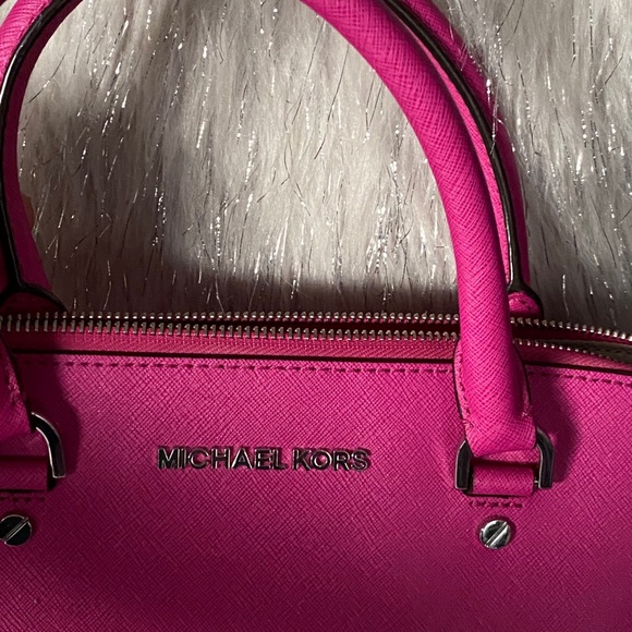 Fuchsia MK Bag Used only a few times - Picture 5 of 8